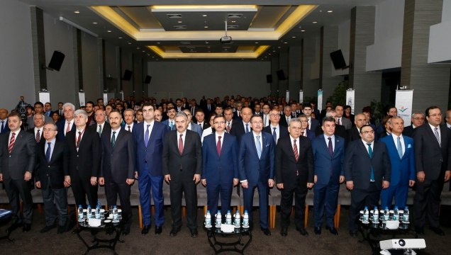 Kentsel Dönüşüm ve Riskli Alan Uygulamaları Konulu "İmar Hukuku Sempozyumu" Başladı 