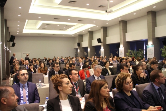 Kentsel Dönüşüm ve Riskli Alan Uygulamaları Konulu "İmar Hukuku Sempozyumu" Başladı 
