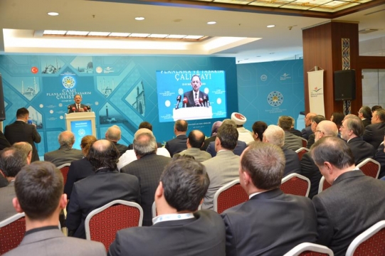 Bakan Özhaseki Cami Planlama ve Tasarım Çalıştayı'na Katıldı