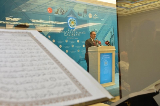 Bakan Özhaseki Cami Planlama ve Tasarım Çalıştayı'na Katıldı