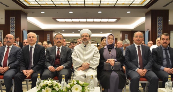 Bakan Özhaseki Cami Planlama ve Tasarım Çalıştayı'na Katıldı