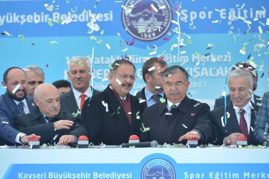 Bakan Özhaseki: 16 Nisan Türkiye İçin Bir Milat Olacaktır