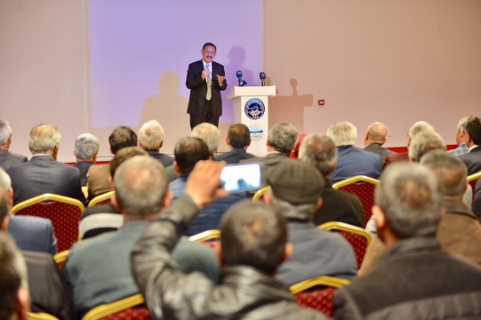 Bakan Özhaseki Sarız İlçesinde Halka Seslendi