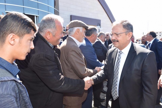 Bakan Özhaseki Sarız İlçesinde Halka Seslendi
