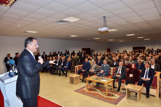 Bakan Özhaseki Sarız İlçesinde Halka Seslendi