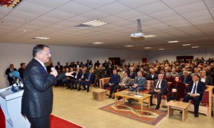 Bakan Özhaseki Sarız İlçesinde Halka Seslendi