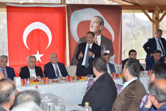 Bakan Özhaseki: "Biz Ağa Çocuğu, Paşa Çocuğu Değiliz"