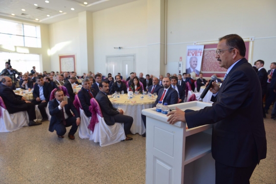 Bakan Özhaseki Müteahhit ve Mimarlarla Buluştu