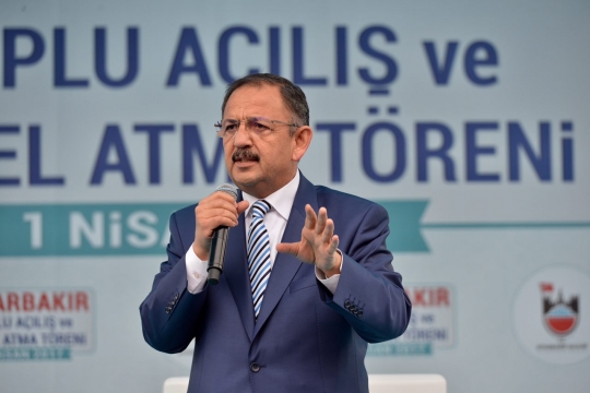 Cumhurbaşkanı Erdoğan Ve Bakan Özhaseki'den Ortak Mesaj: "Diyarbakır'a Hizmet Etmeye Devam Edeceğiz"