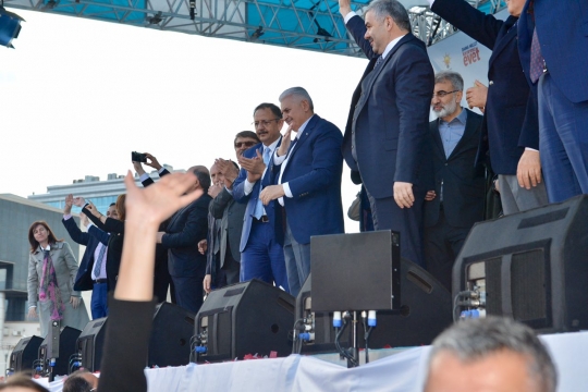 Bakan Özhaseki İle Başbakan Yıldırım Kayseri'ye Birlikte Seslendi