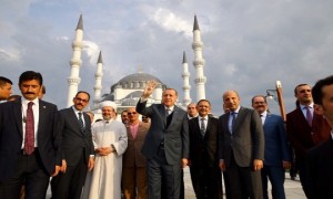 Cumhurbaşkanı Erdoğan ile Bakan Özhaseki Ulus İtfaiye Meydanı Camii'ni inceledi