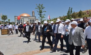Bakan Özhaseki: "İlk Gün Ne Dediysek Onu Yapmaya Gayret Ediyoruz"