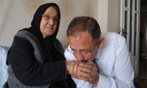  ÇEVRE VE Şehircilik BAKANIMIZ SAYIN MEHMET ÖZHASEKİ'NİN ANNESİ VEFAT ETMİŞ?İR