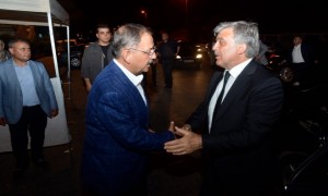 Bakan Özhaseki, Taziyenin Yedinci Gününde Ziyaretçilerine Yemek Verdi