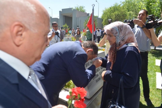 Bakan Özhaseki; 