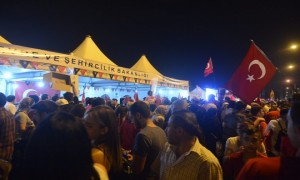 15 Temmuz'un Yıl Dönümünde Devletin Zirvesi Sabah Saatlerine Kadar Milyonlarla Beraber Ş?hitleri Andı