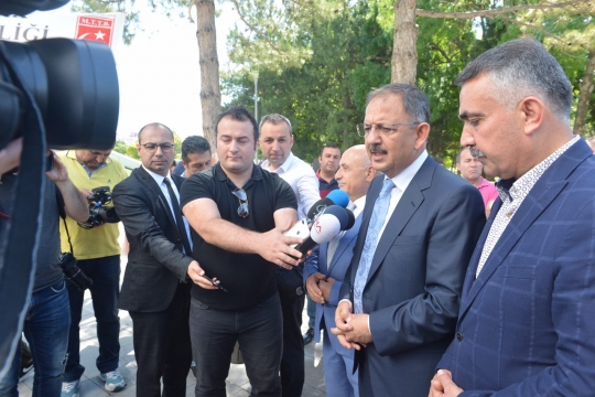 Bakan Özhaseki: "Depreme Karşı Savaşılmaz, Önlem Alınır"