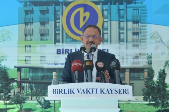 Bakan Özhaseki, Birlik Vakfı'na Ait  Yurdun Temellerini Attı