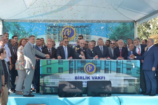 Bakan Özhaseki, Birlik Vakfı'na Ait  Yurdun Temellerini Attı