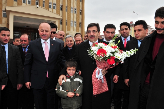 Bakan Güllüce, Ardahan'da 8 Mart Dünya Kadınlar Günü Dolayısıyla Hazırlanan Serginin Açılışını Yaptı