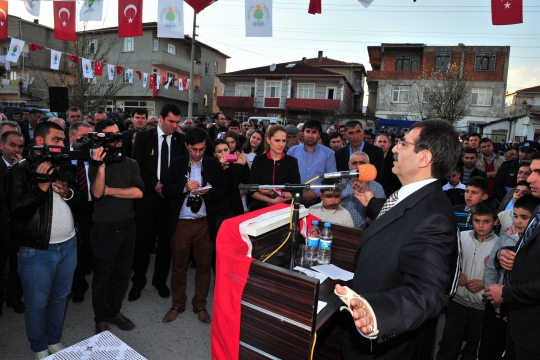 Büyük Bir Zafer Günü Olan 18 Mart Aynı Zamanda da Şehitlerimizi Anma Günüdür.