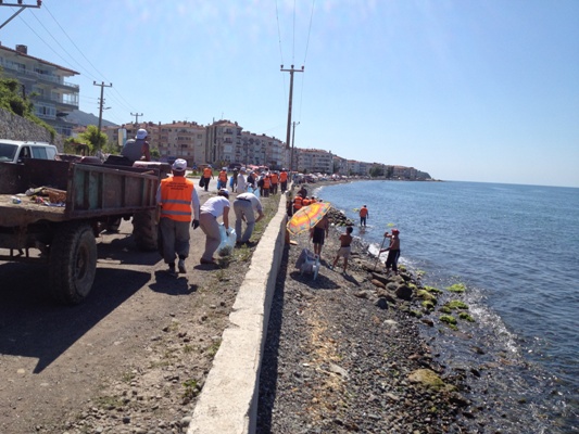 Yollarımız Temiz Olsun etkinliği Çınarcık Yolunda Gerçekleştirildi