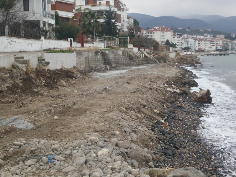 Esenköy ve Koru Beldelerinde Kıyı Kanunu'na Aykırı Uygulamalara Müdahale Edildi.