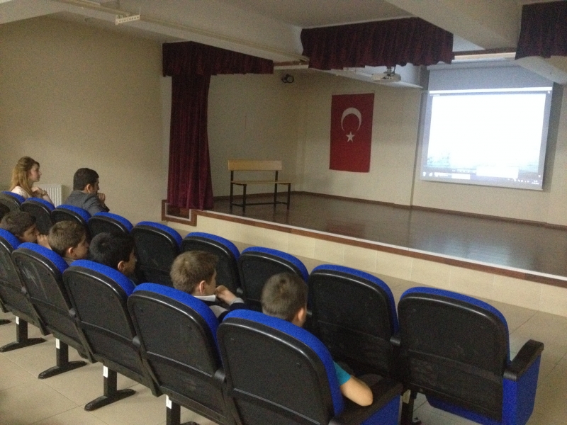 Armutlu Tanşu AKSOY İstiklal İlköğretim okulunda 17.04.2014 tarihinde Çevre Eğitimi Verilmiştir.