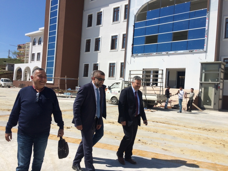 İl Müdürümüz Armutlu İmam Hatip Ortaokulu İnşaatında İncelemelerde Bulundu