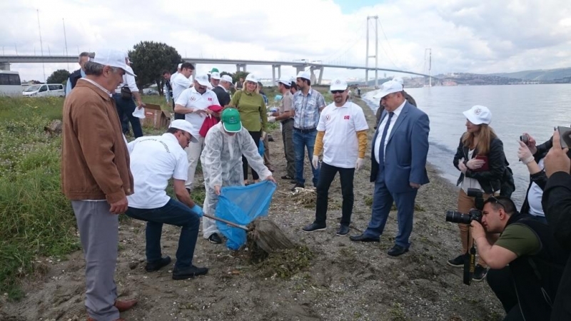 Altınova Sahil Temizliği Etkinliği Yapıldı