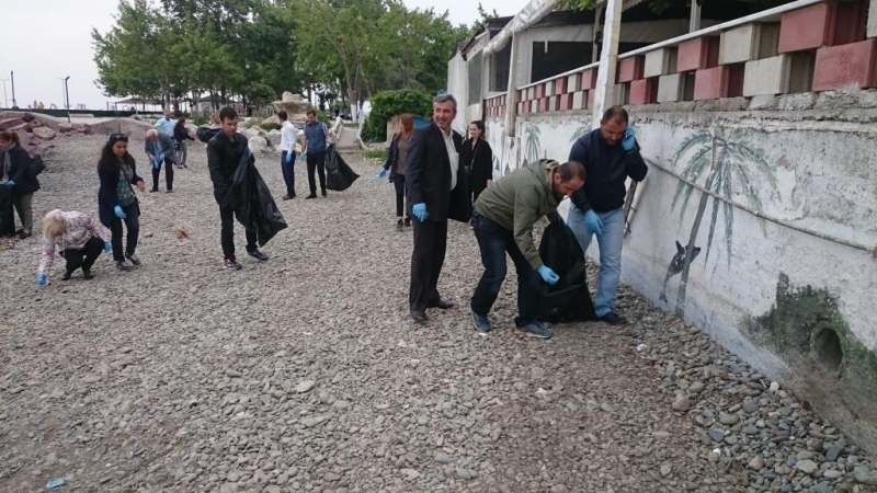 Çınarcık Belediyesi Sahil Temizliği Etkinliği Yapıldı