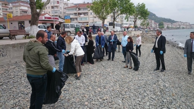 Çınarcık Belediyesi Sahil Temizliği Etkinliği Yapıldı