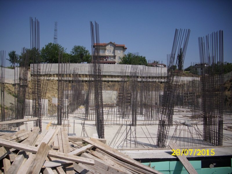 Anadolu Lisesi İnşaatında Beton Dökümü 