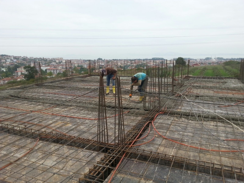 Anadolu Lisesi İnşaatında Beton Döküm İşleri Devam Ediyor