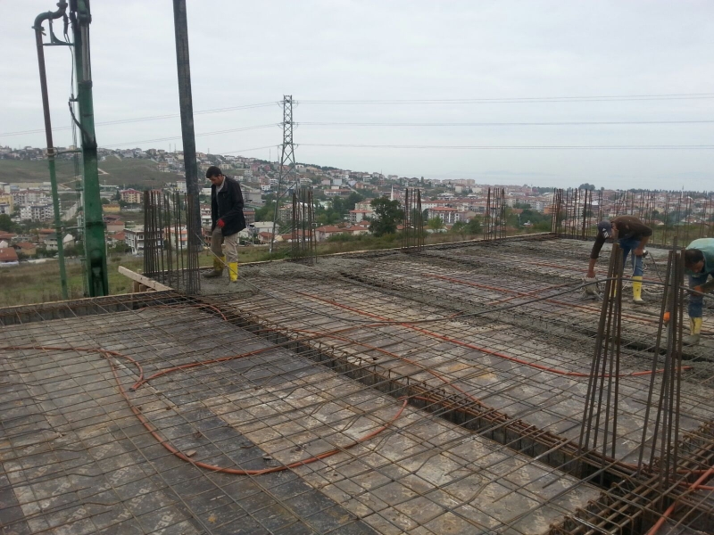 Anadolu Lisesi İnşaatında Beton Döküm İşleri Devam Ediyor