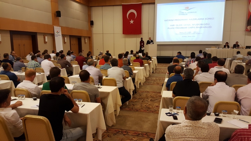 Antalya'da Yapı İşleri Genel Müdürlüğü, Plan Program Dairesi Başkanlığı'nca Yatırım Programı Hazırlama Süreci ve Yatırım Takip Sistemi (YTS) Uygulama Yazılımı Kullanımı eğitimi yapıldı.