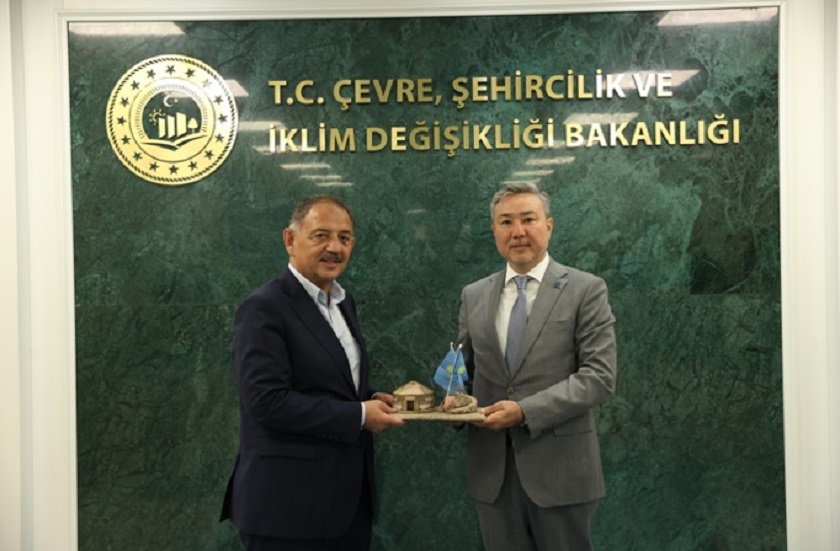 Bakan Özhaseki, Kazakistan Büyükelçisi Sapiyev’i Kabul Etti