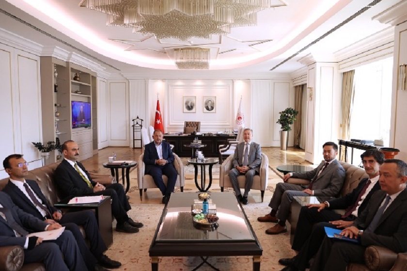 Bakan Özhaseki, Kazakistan Büyükelçisi Sapiyev’i Kabul Etti
