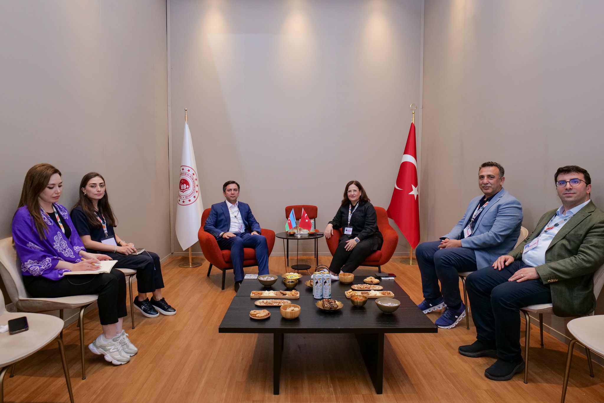 Bakan Yardımcımız Sayın Fatma Varank, Azerbaycan Dışişleri Bakan Yardımcısı Sayın Yalçın Rafayev’i Türkiye Pavilyonu’nda Ağırladı