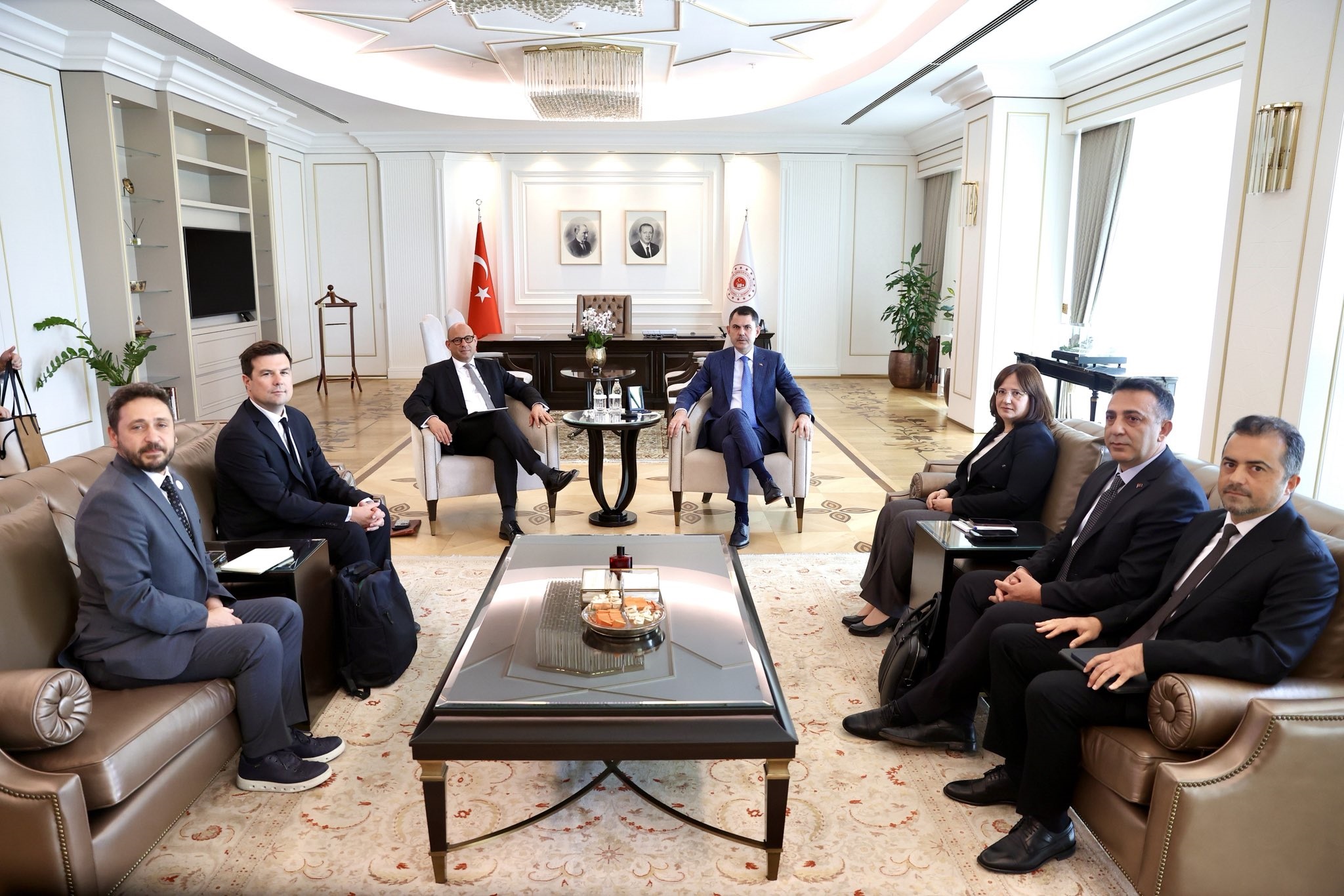 Bakanımız Sayın Murat Kurum, BM İklim Değişikliği Çerçeve Sözleşmesi Sekreteryası İcra Direktörü Stiell ile Görüştü