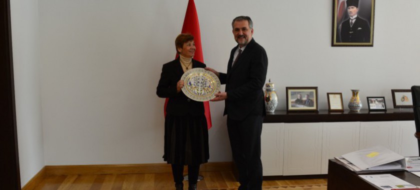 Alman Uluslararası İşbirliği Kurumu (GIZ) Türkiye Koordinatörü Rubeena Esmail-Arndt, Çevre ve Şehircilik Bakan Yardımcısı Sayın Prof. Dr. Mehmet Emin BİRPINAR’a nezaket ziyaretinde bulundu.