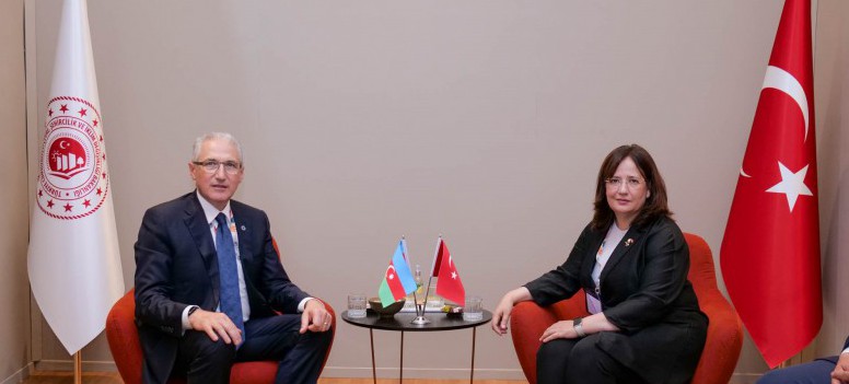 Bakan Yardımcımız Sayın Fatma Varank, Azerbaycan Cumhurbaşkanı İklim Meseleleri Özel Temsilcisi  Muhtar Babayev’i Türkiye Pavilyonu’nda ağırladı