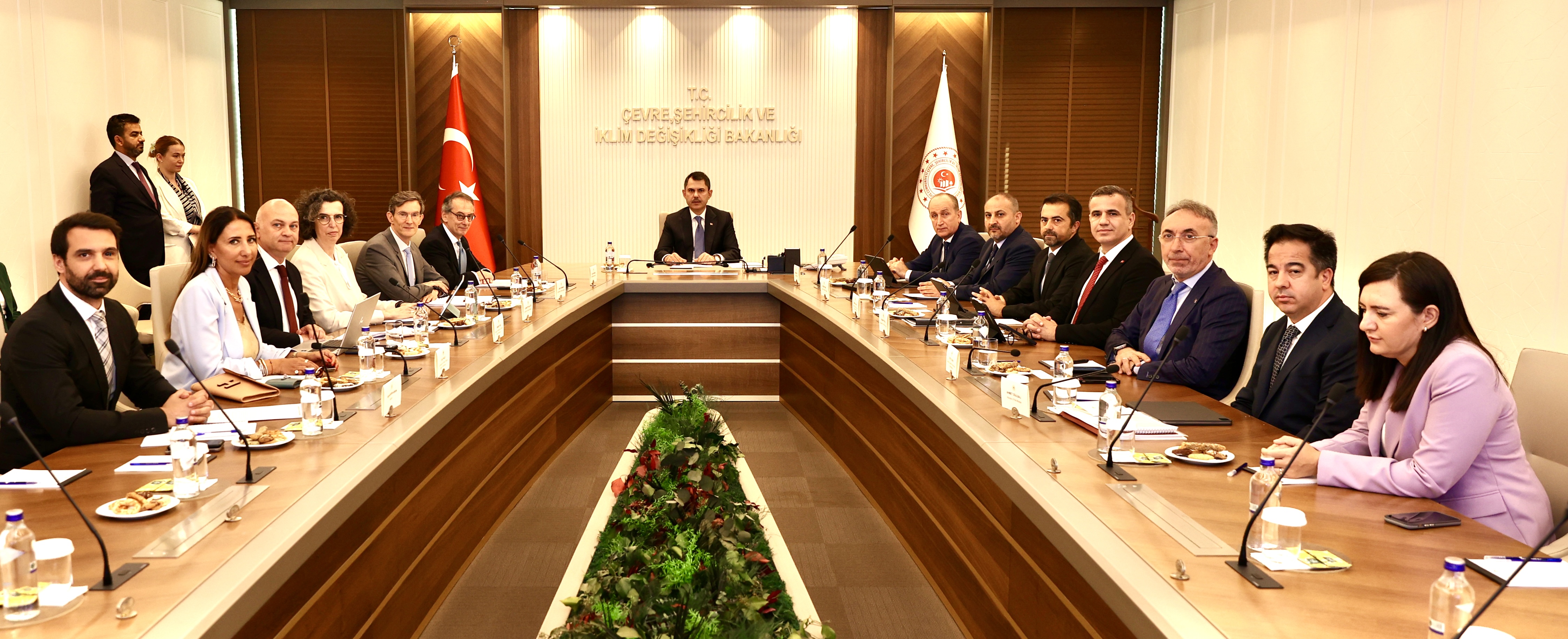 Minister of Environment, Urbanization and Climate Change Mr. Murat Kurum Received EBRD Vice President Patrone