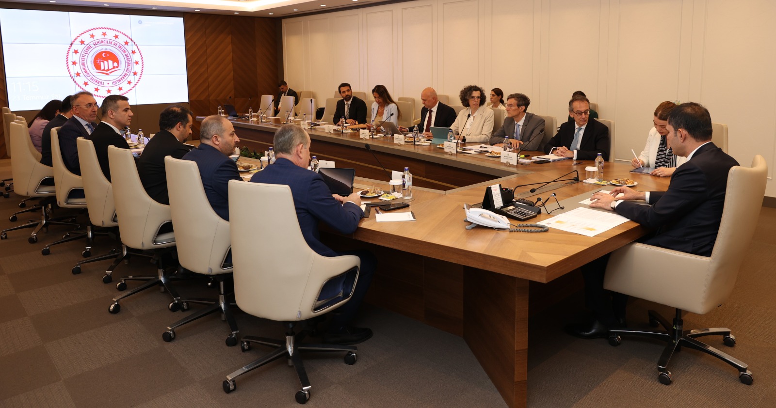 Minister of Environment, Urbanization and Climate Change Mr. Murat Kurum Received EBRD Vice President Patrone