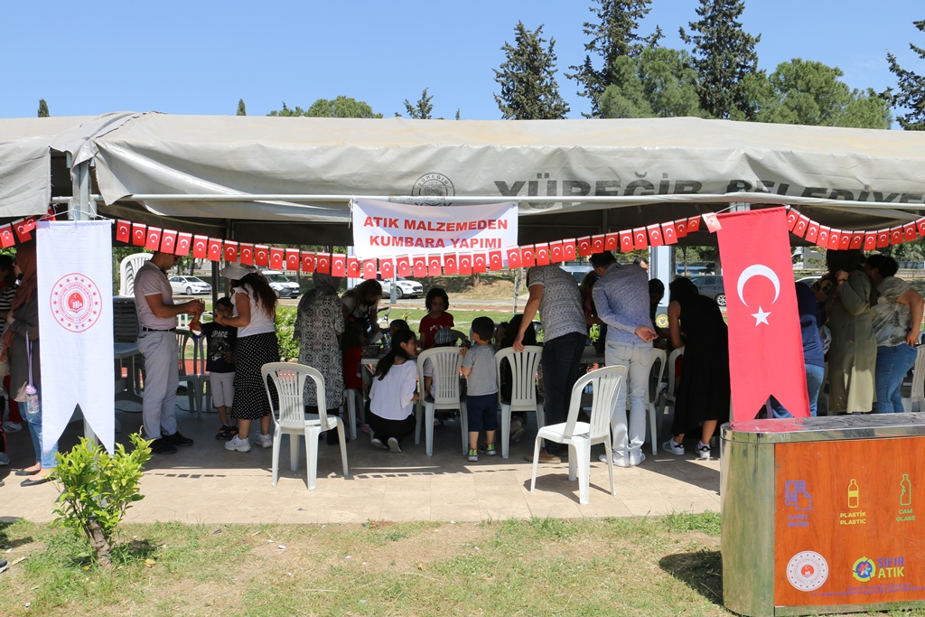 23 Nisan Ulusal Egemenlik ve Çocuk Bayramında Çevre ve Çocuk Şenliği Etkinlikleri Yapıldı.