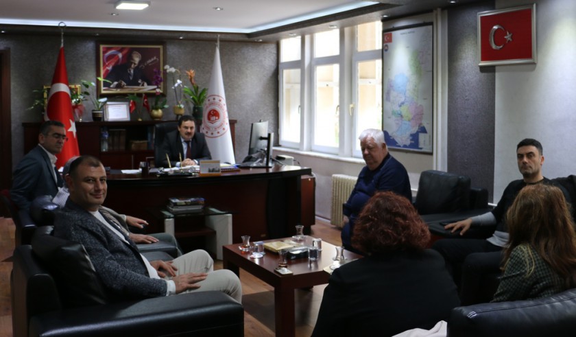 Adana Müteahhitler Birliği Başkanı Sayın Haydar ÇAKIROĞLU ve Genel Sekreteri Sayın Gülsen AKYAZICI ile Birlik üyeleri İl Müdürümüzü Ziyaret Ettiler.