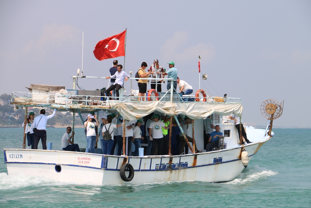 Bugün Adana ilimiz, Karataş ilcemizde, saat 14:00 da Balıkçı Barınağinda Dalgıçlar ile Deniz dibi temizliği etkinliği düzenledik