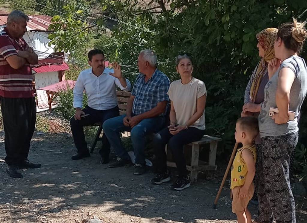 Feke ilçemizde yapımı devam eden Deprem konutlarını İl Müdürümüz Sn. Hasan ALAN ve Proje Şube Müdürü Gülsüm YANIK yerinde inceledi.