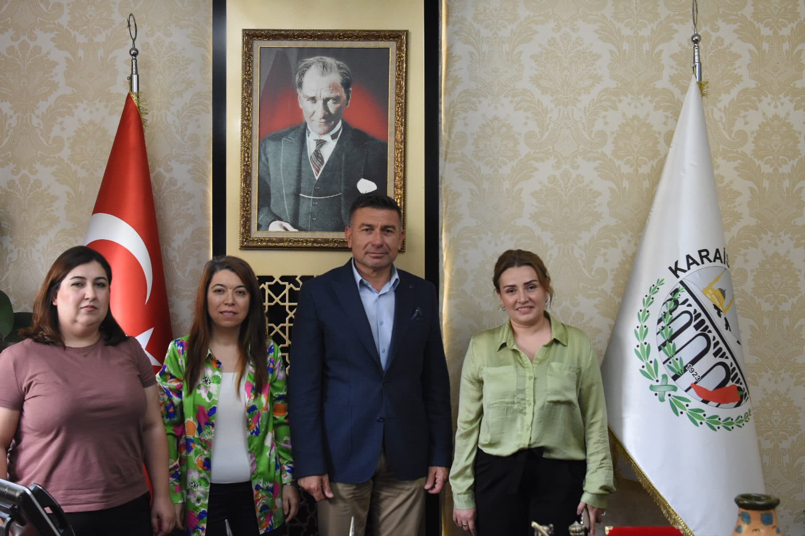 İl Müdürlüğümüz Çevre Yönetimi ve Denetimi Şube Müdürlüğü, Sıfır Atık Projesi ile ilgili olarak Karaisalı Bld. Bşk. lığını ziyaret ederek Sıfır Atık Projesi konusunda mahalli idarelere düşen sorumluluklar ve atılabilecek adımlar hakkında istişare edildi