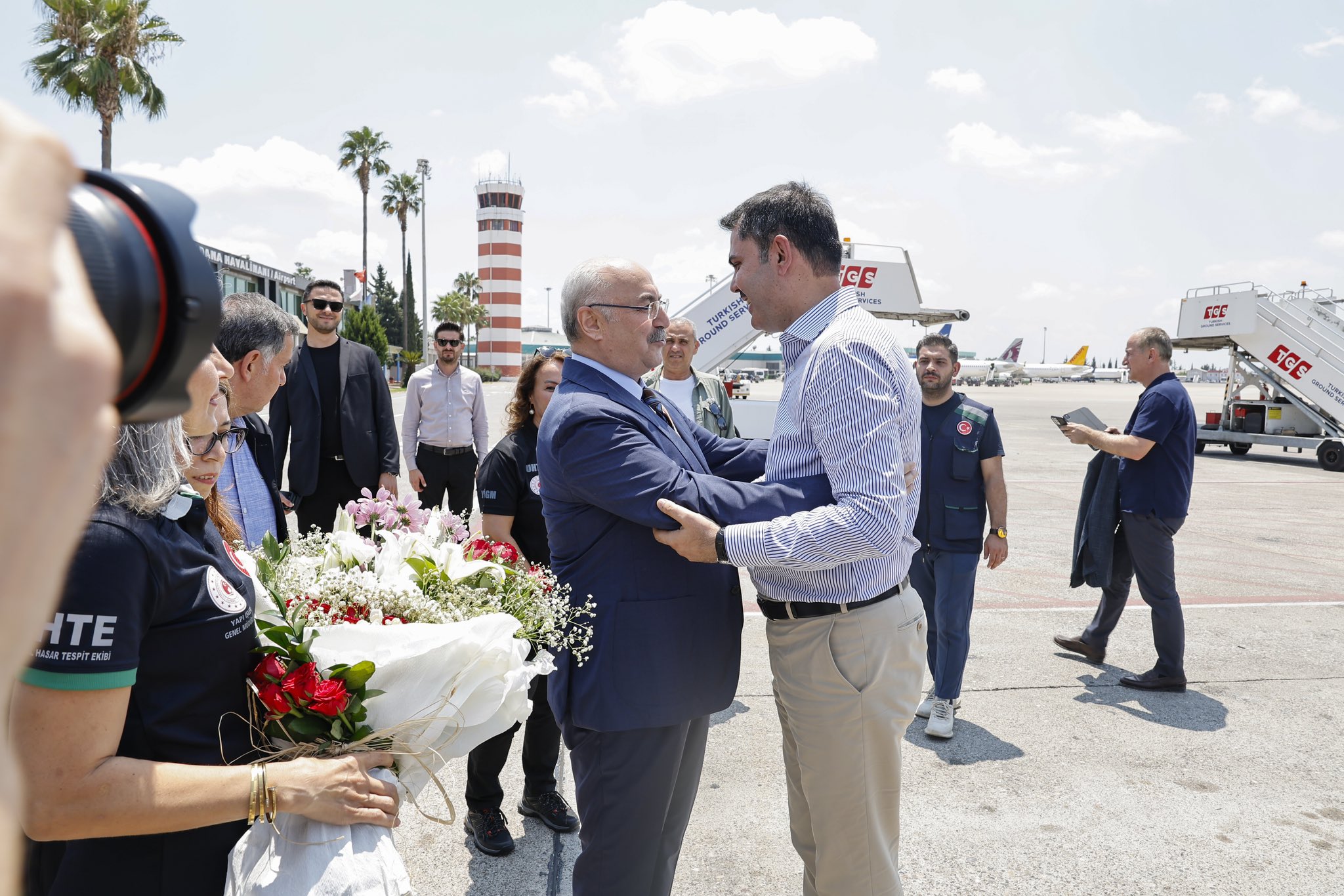 İlimize gelen Çevre, Şehircilik ve İklim Değişikliği Bakanımız Sayın Murat Kurum, Valimiz Sayın Yavuz Selim KÖŞGER ile İl Müdürümüz Sayın Hasan ALAN ve Müdürlüğümüz Müdür Yardımcıları ve Şube Müdürleri tarafından havaalanımızda karşılandı.